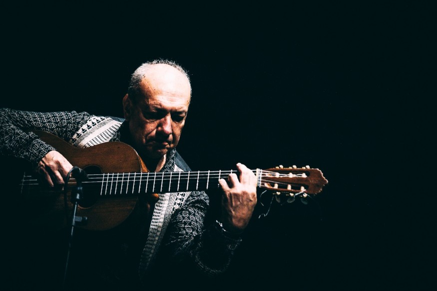 Tango 30 / Rudi Flores, une guitare vivante